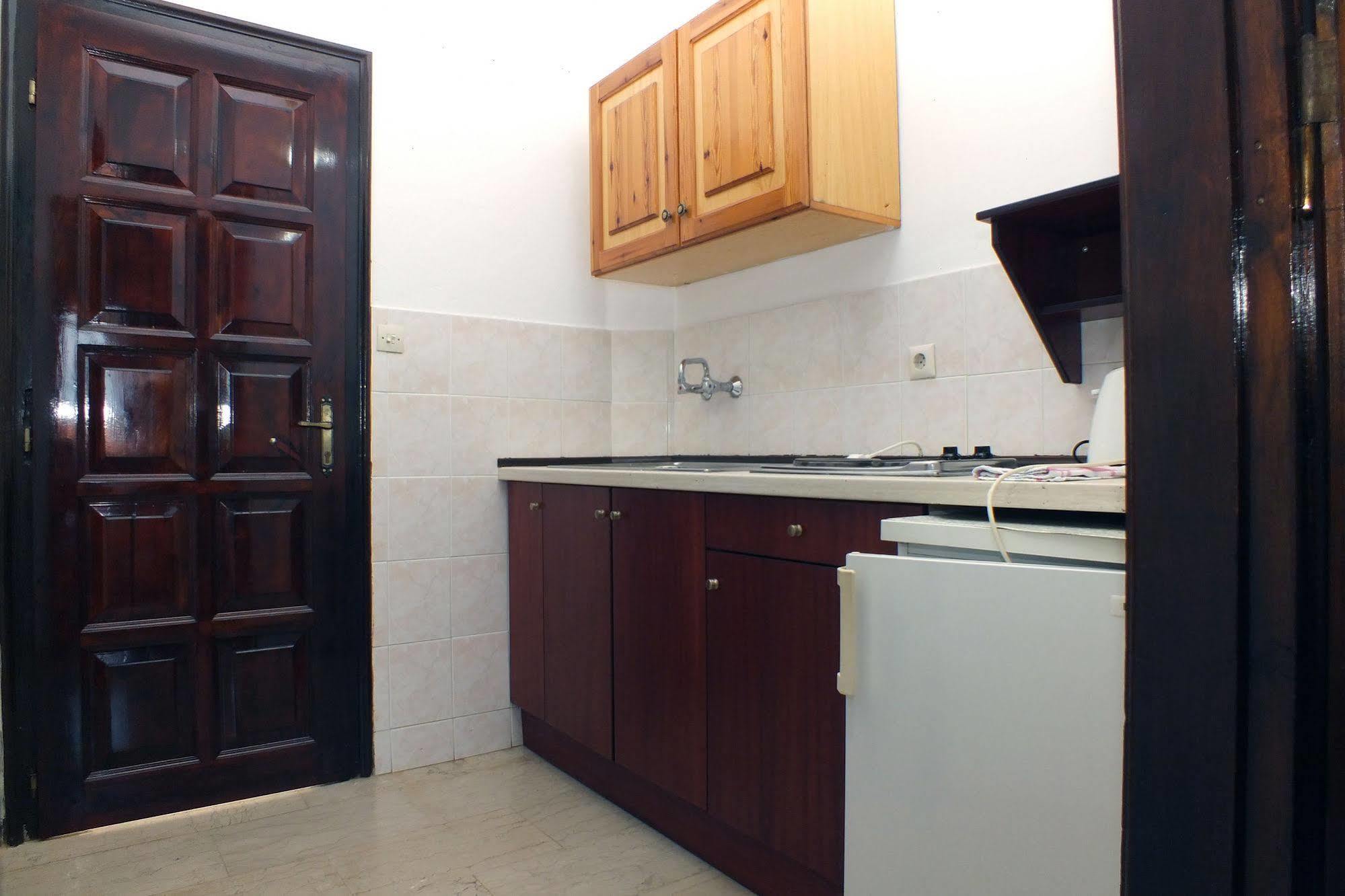 Tzilios Apartament *